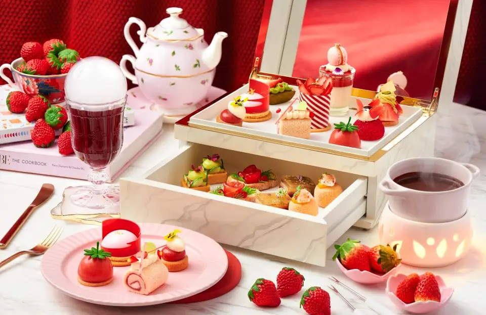 CHA BEI - Strawberry tea set - 960x623